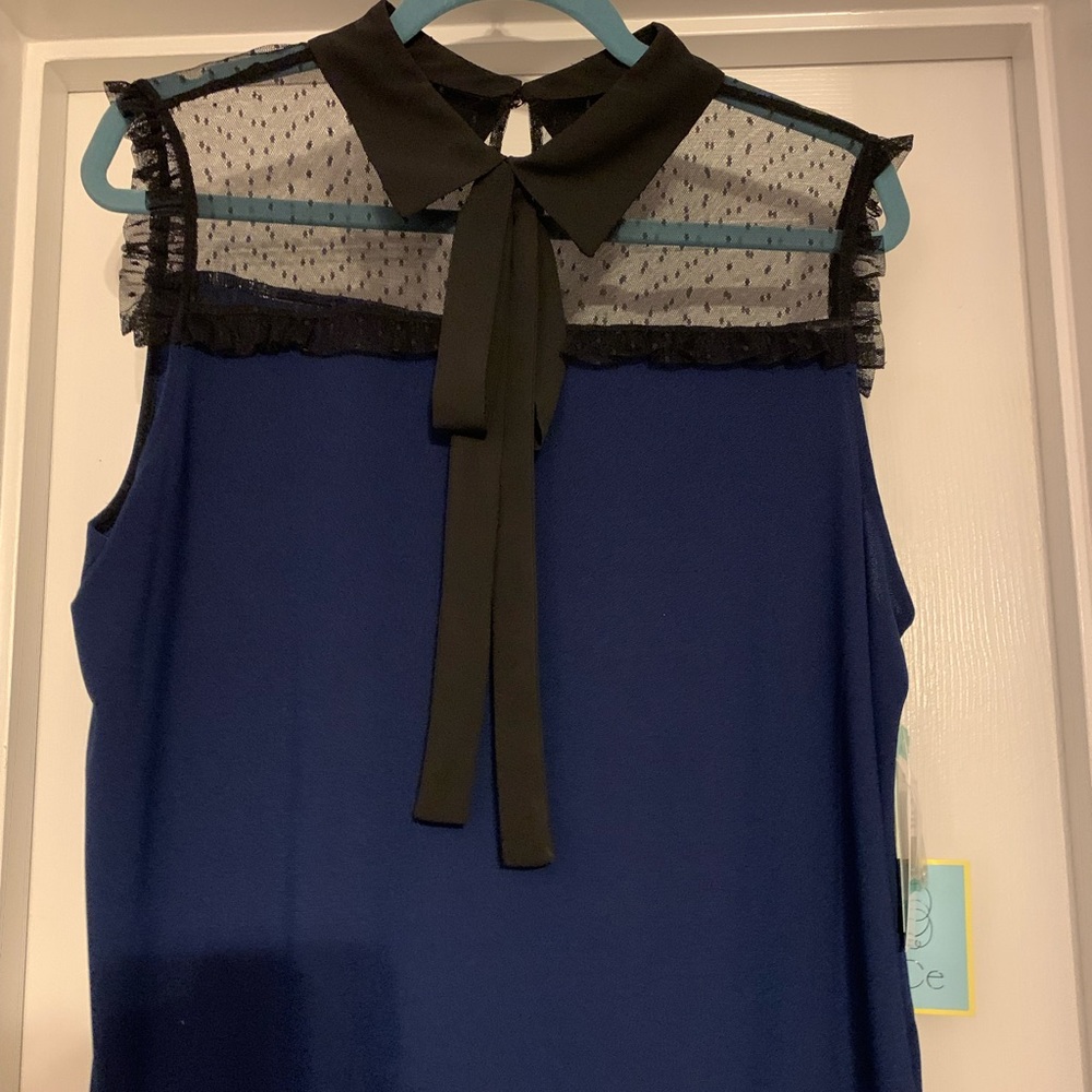Lace and Tie Detail Stretch Knit Top